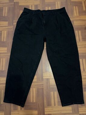 Black Men's Chino Pants - Classic Straight Fit